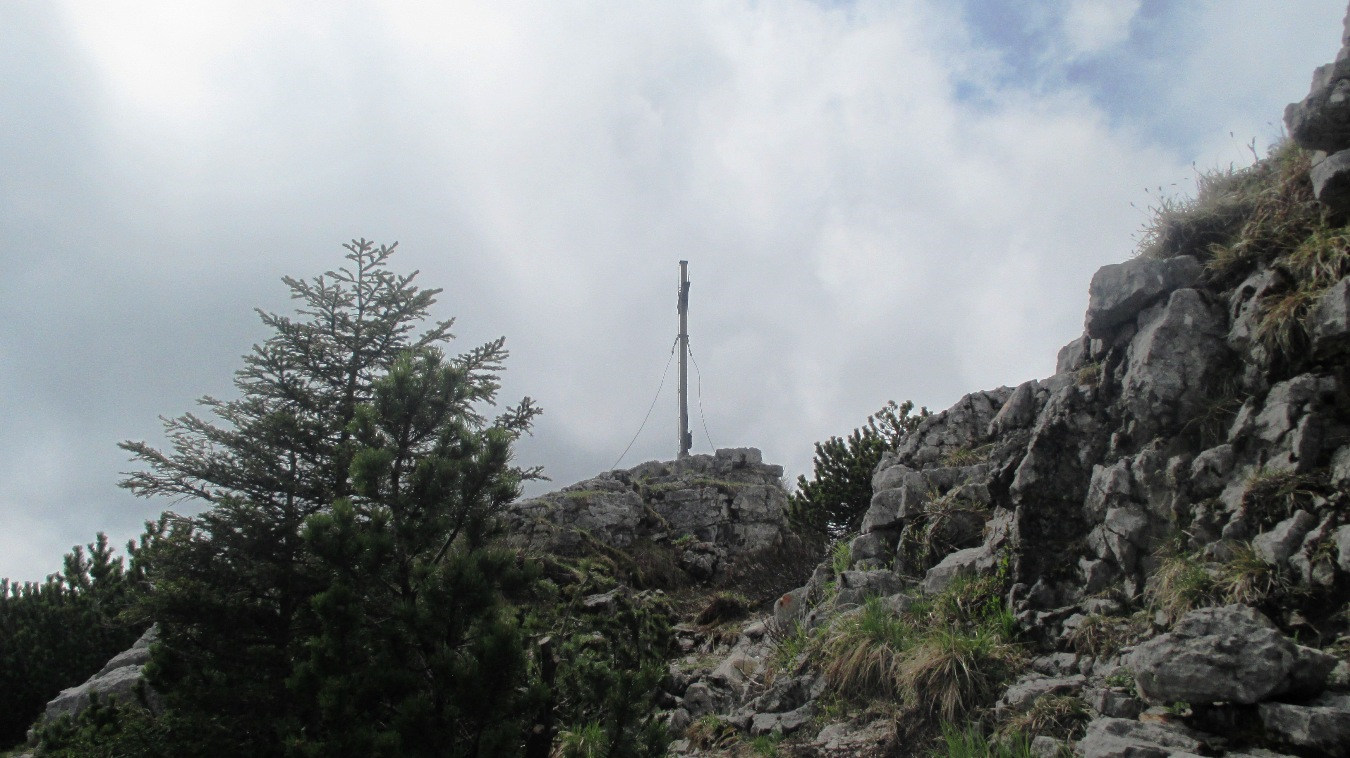 Das Gipfelkreuz der Aiplspitz.