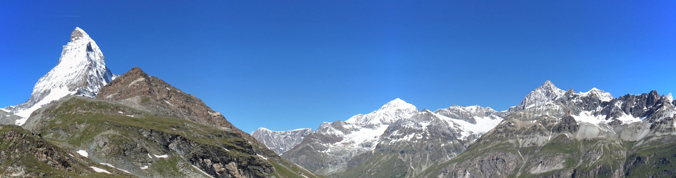 Die Berge der Walliser Alpen rund um das Matterhorn.