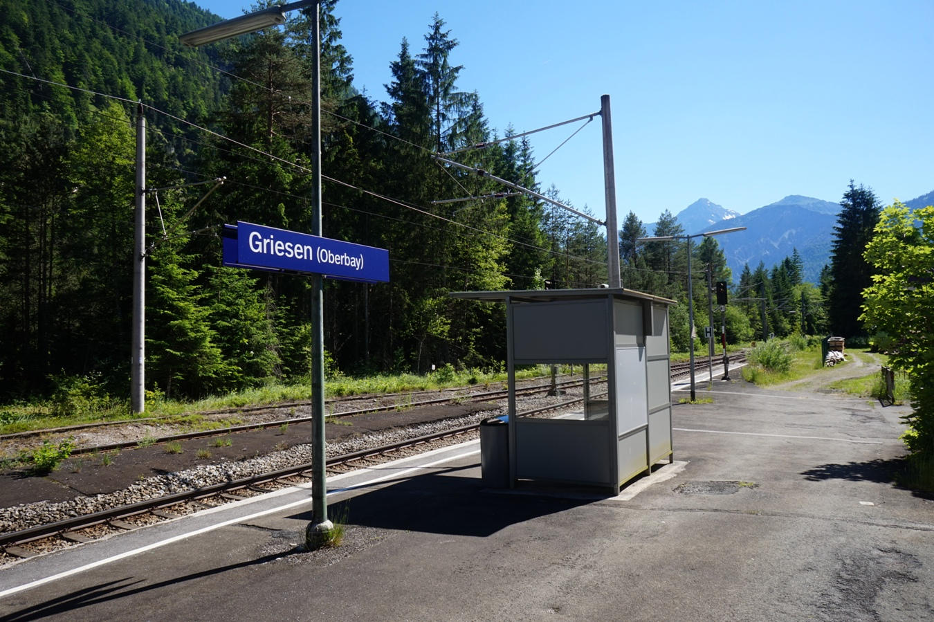 Der Bahnsteig von Griesen.