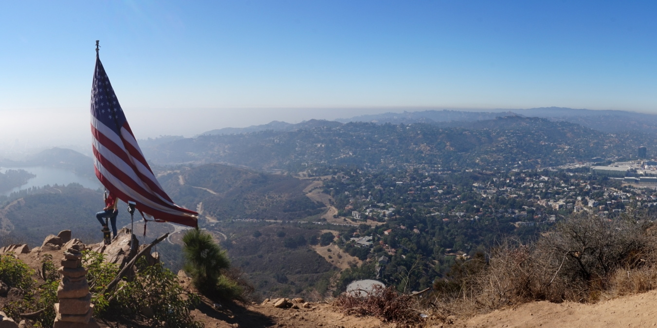 Der Gipfel des Burbank Peak in den Hollywood Hills.