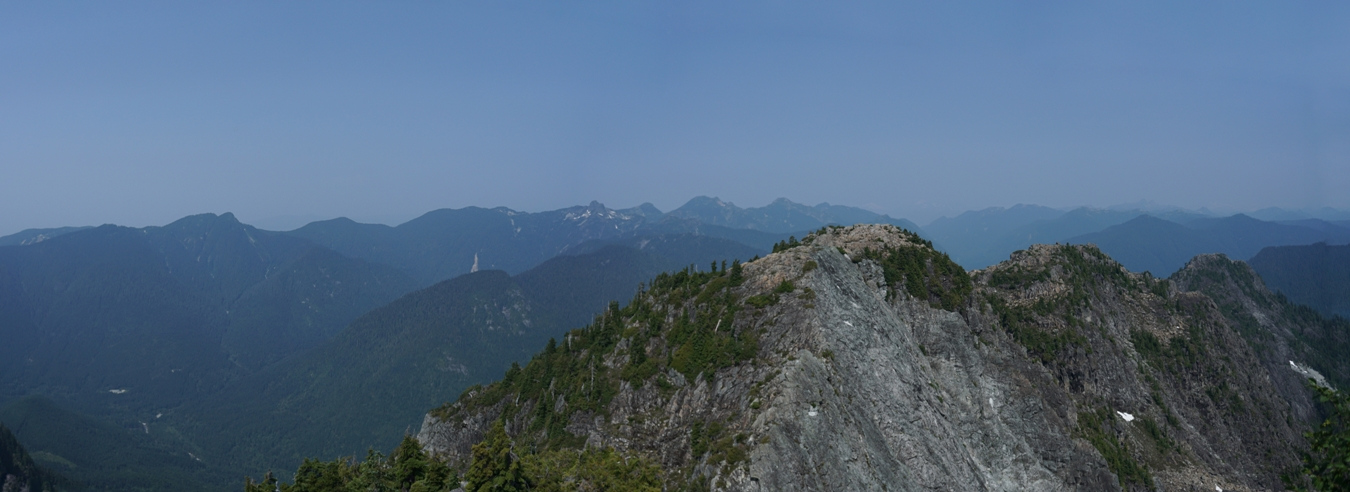Der Ausblick vom Crown Mountain auf den Crown N1.