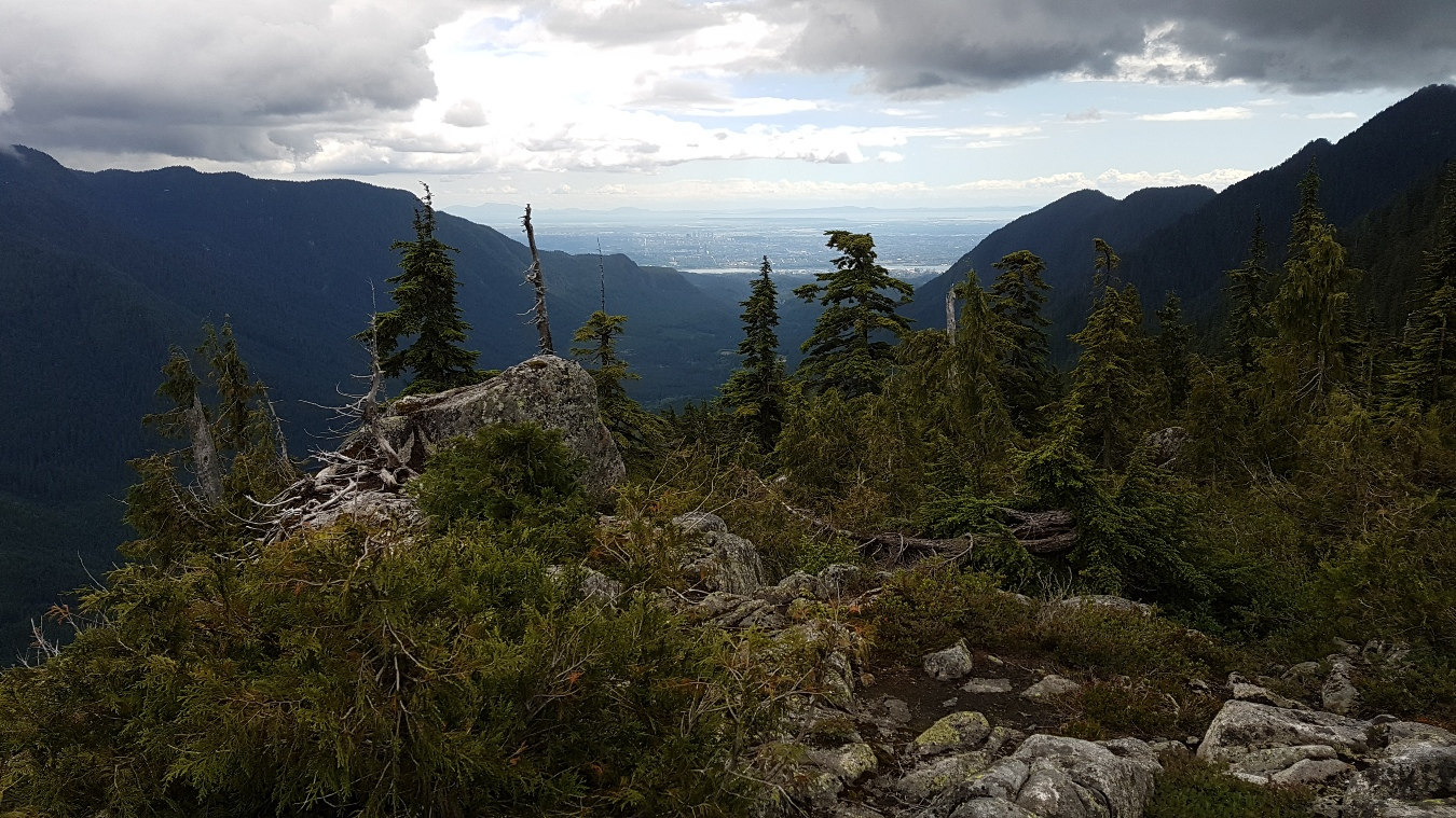 Der Blick vom Paton Peak in Richtung Vancouver.