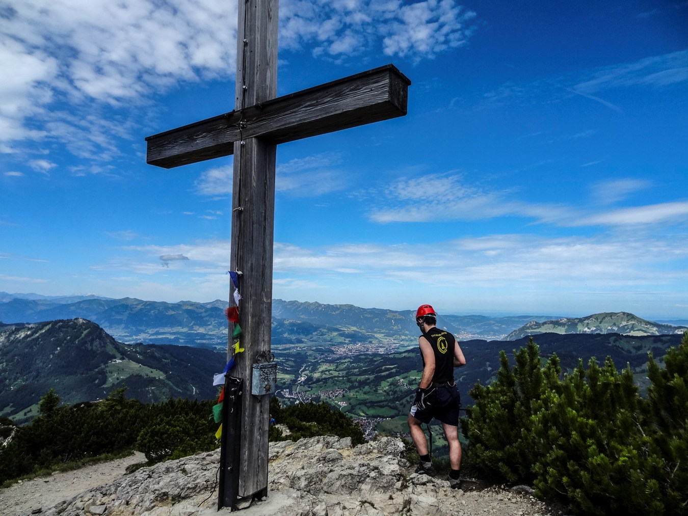 Das Gipfelkreuz des Iseler in den Allgäuer Alpen.