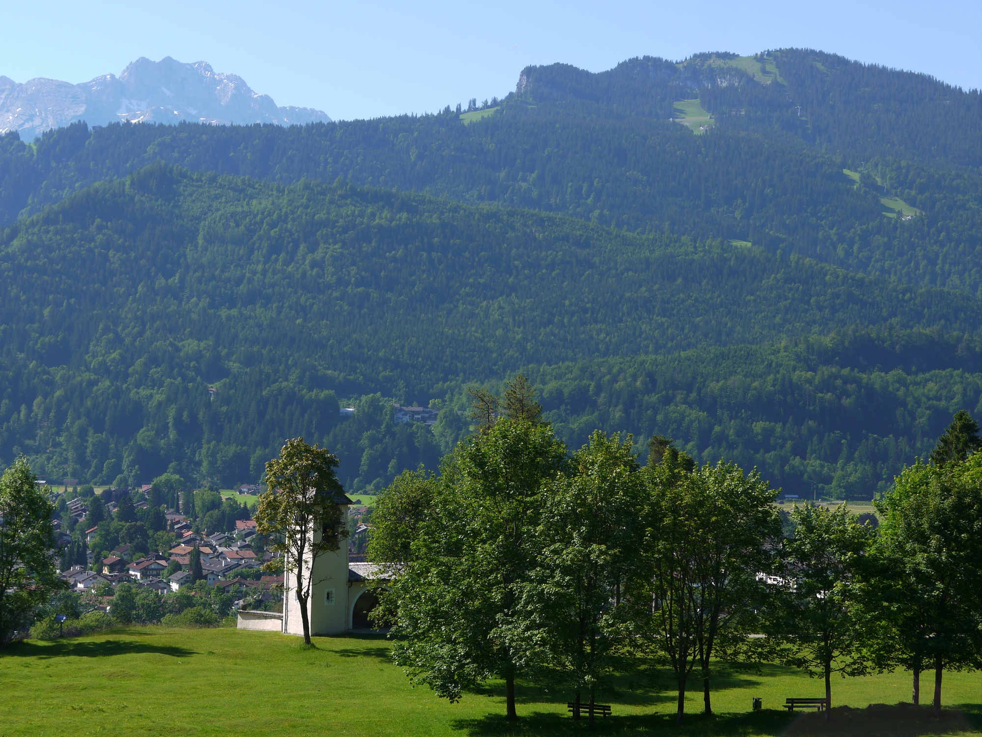 Garmisch-Partenkirchen im Frühsommer.