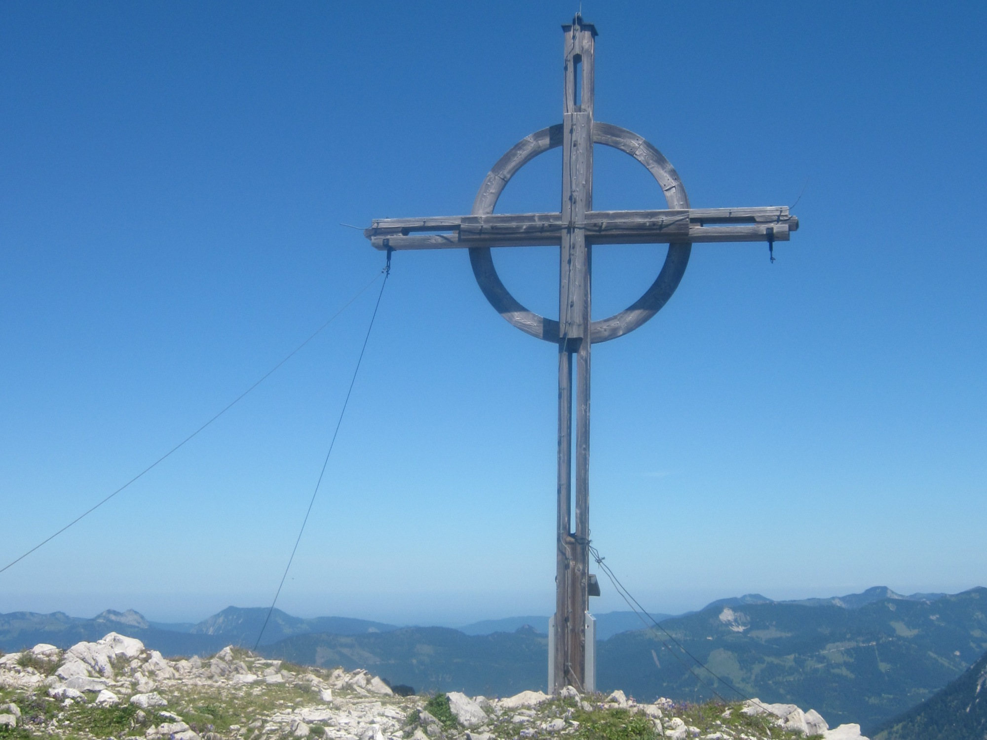 Das Gipfelkreuz der Seekarspitze.