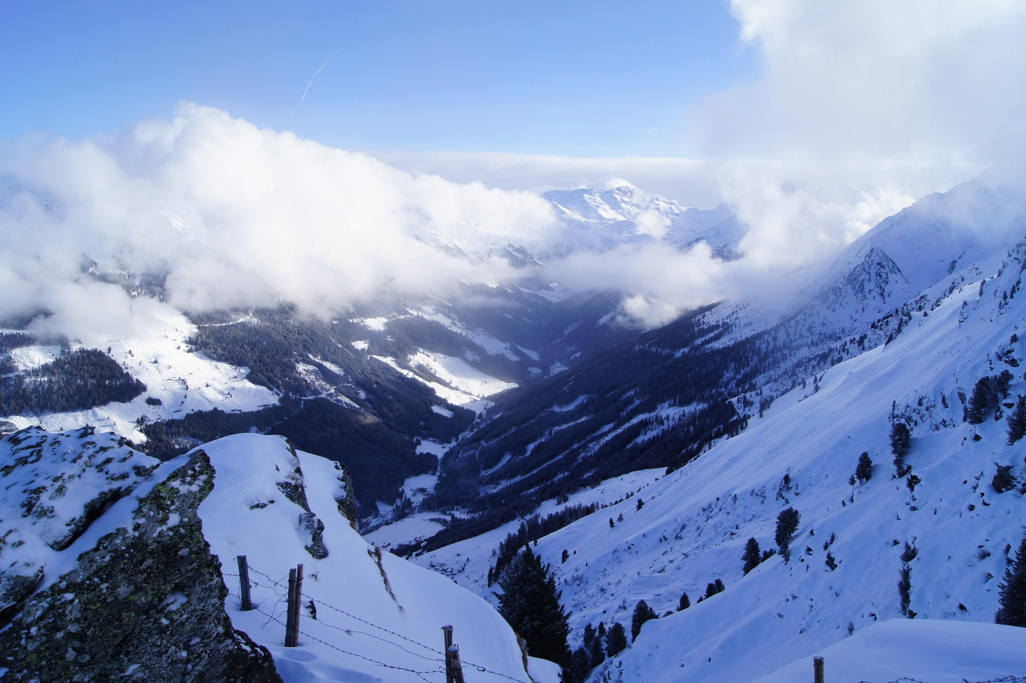 Der Blick vom Largoz über die Tuxer Alpen.