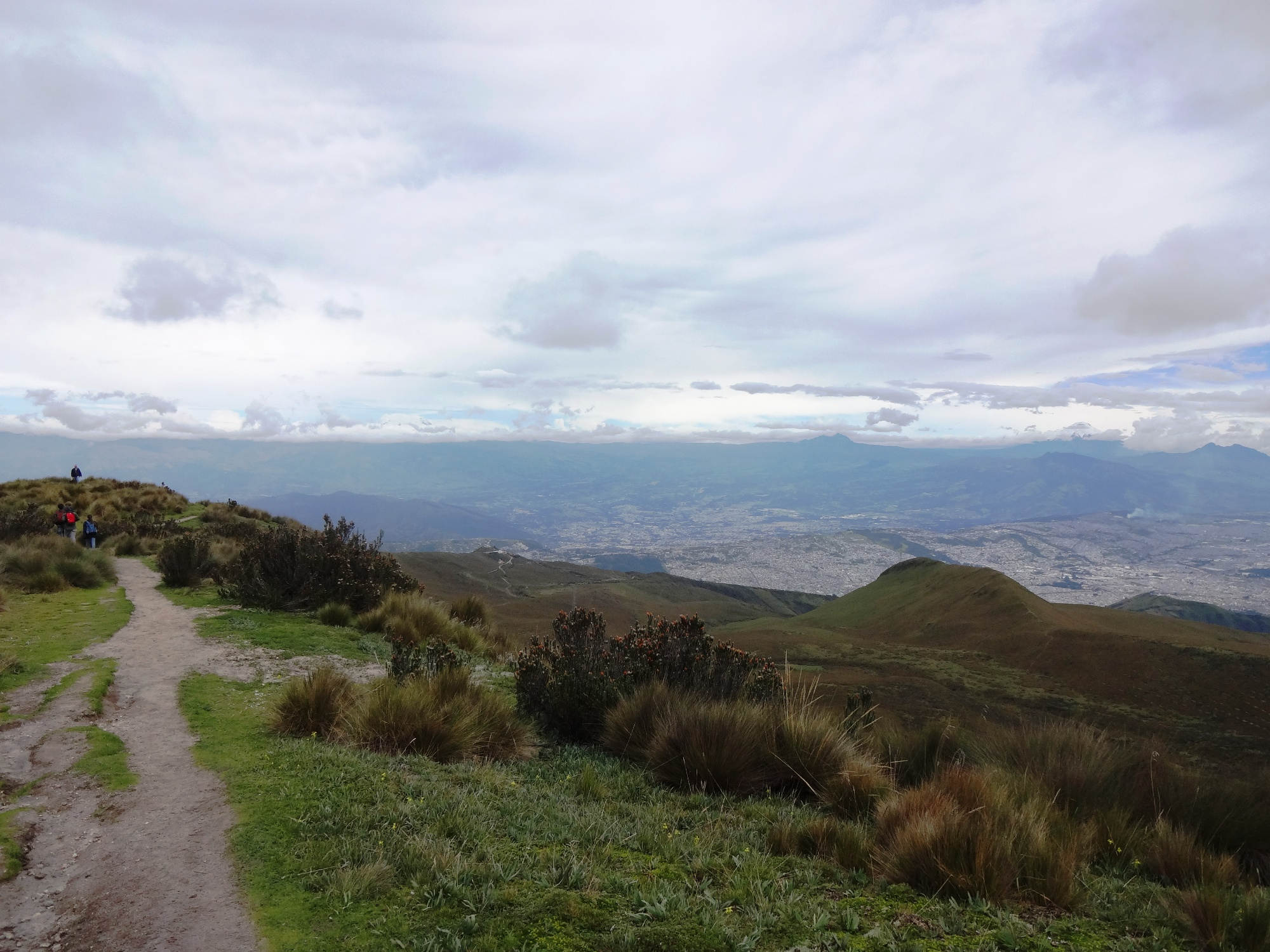 Abstieg vom Rucu Pichincha.
