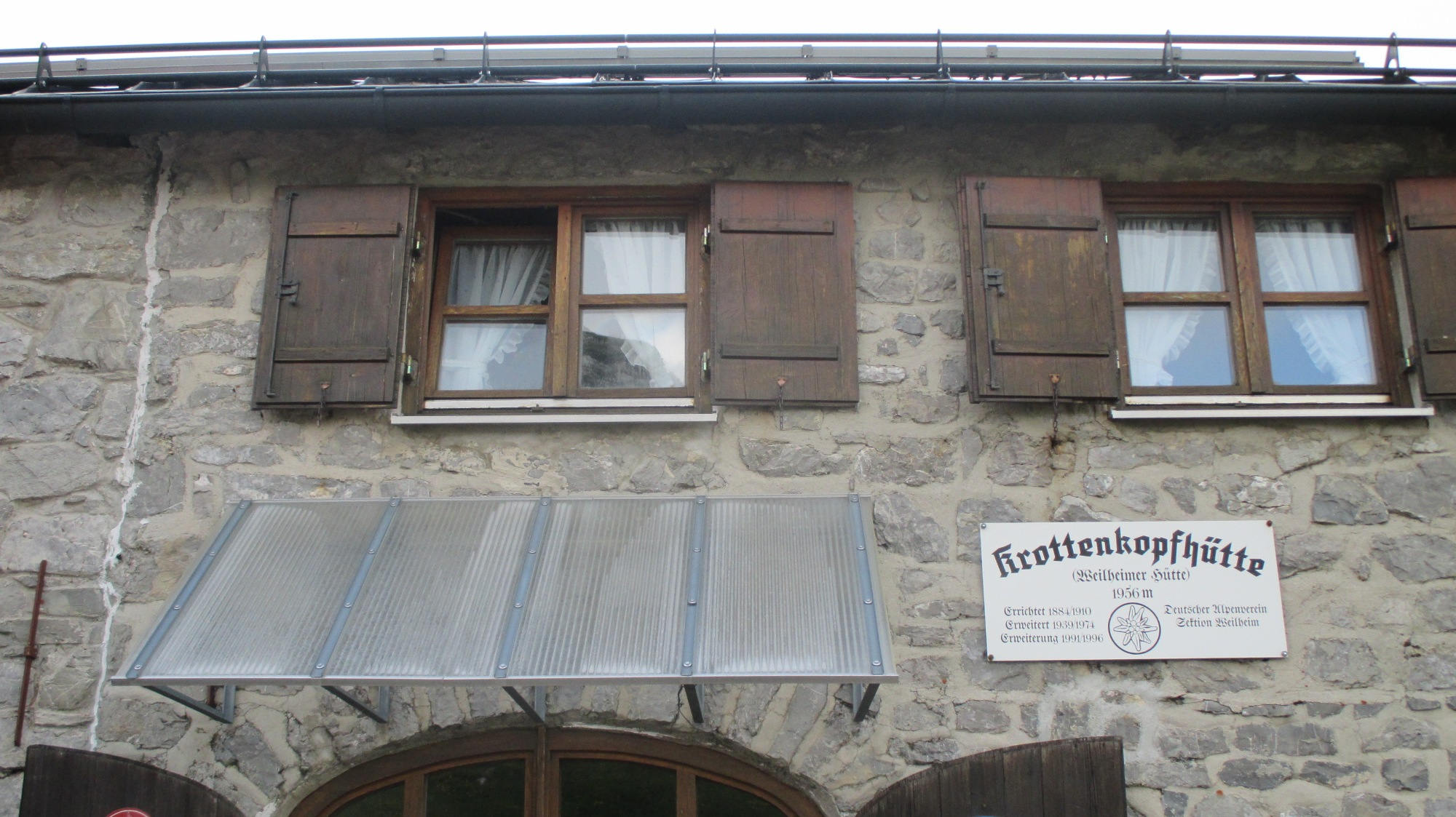 Die Weilheimer Hütte am Krottenkopf.