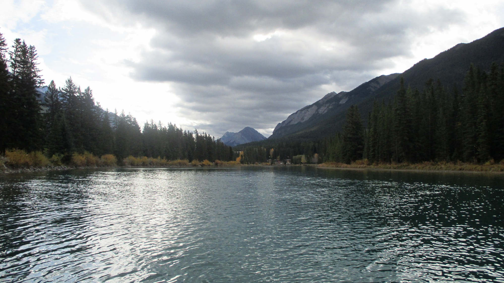 Der Bow River bei Banff.
