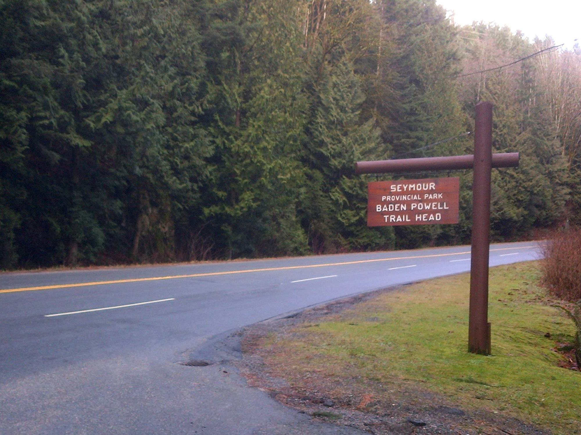 Die Mount Seymour Road am Baden-Powell Trail.