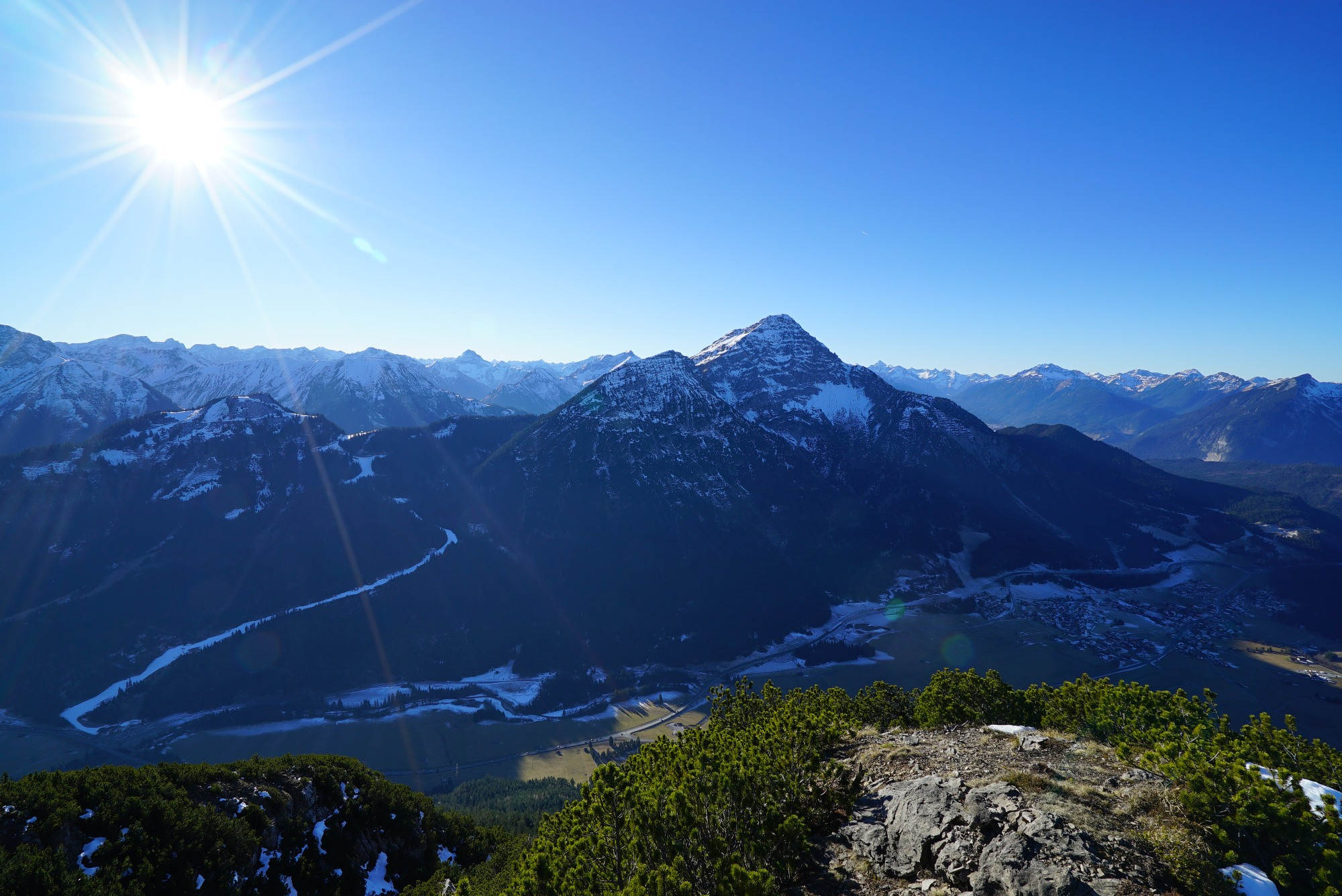 Der Blick vom Kohlbergjoch auf die Lechtaler Alpen mit dem Thaneller.