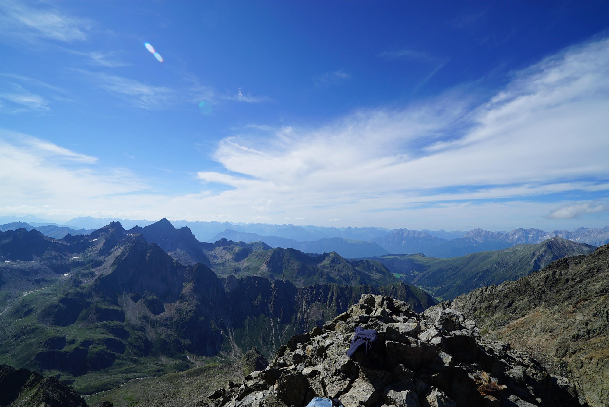 Der Blick vom Sulzkogel auf die Lechtaler Alpen.