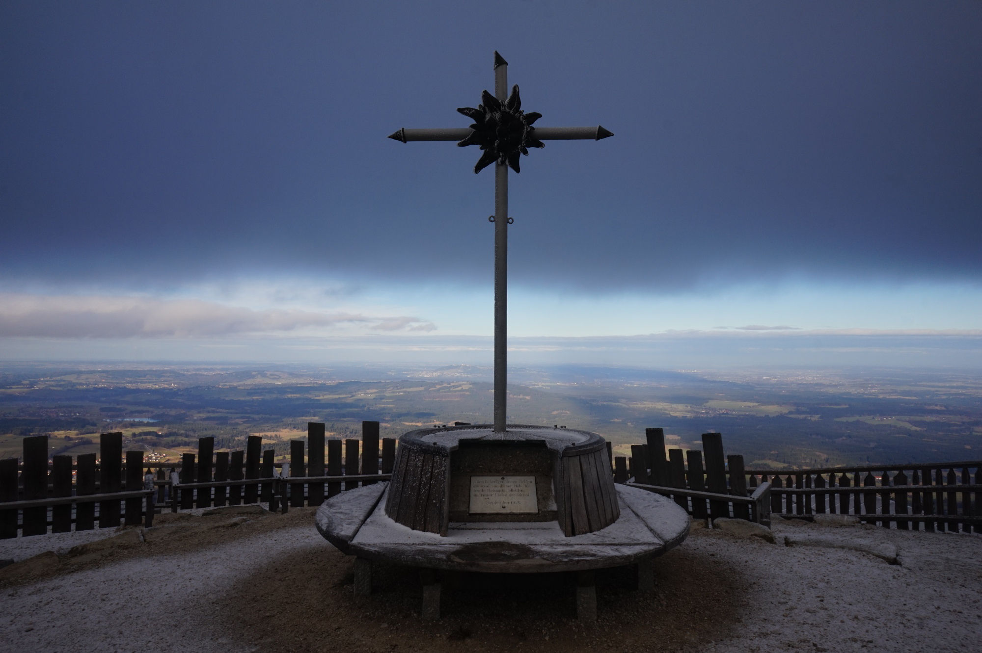 Das Gipfelkreuz des Zeitberg.