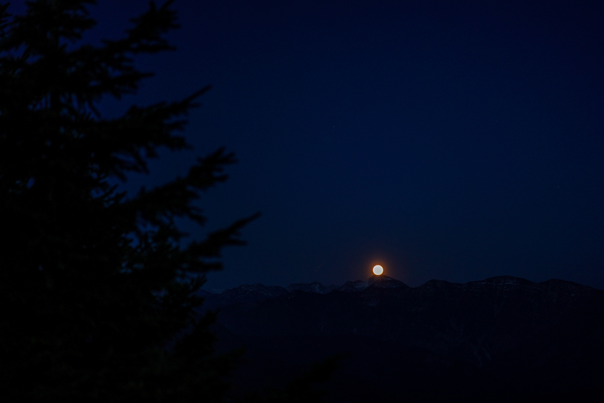 Der Mondaufgang vom Gipfel des Mahdlgupf.