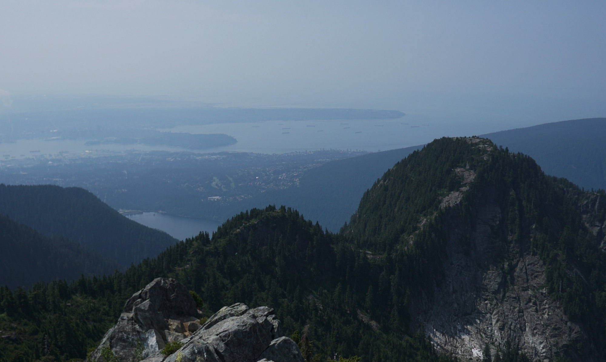 Der Ausblick vom Crown Mountain auf den Beauty Peak.