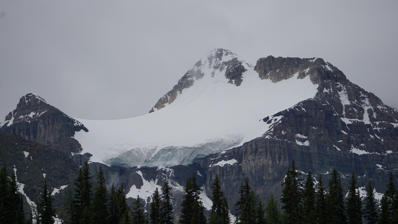 Der Gletscher auf dem Mount Magog in den Kanadischen Rockies.