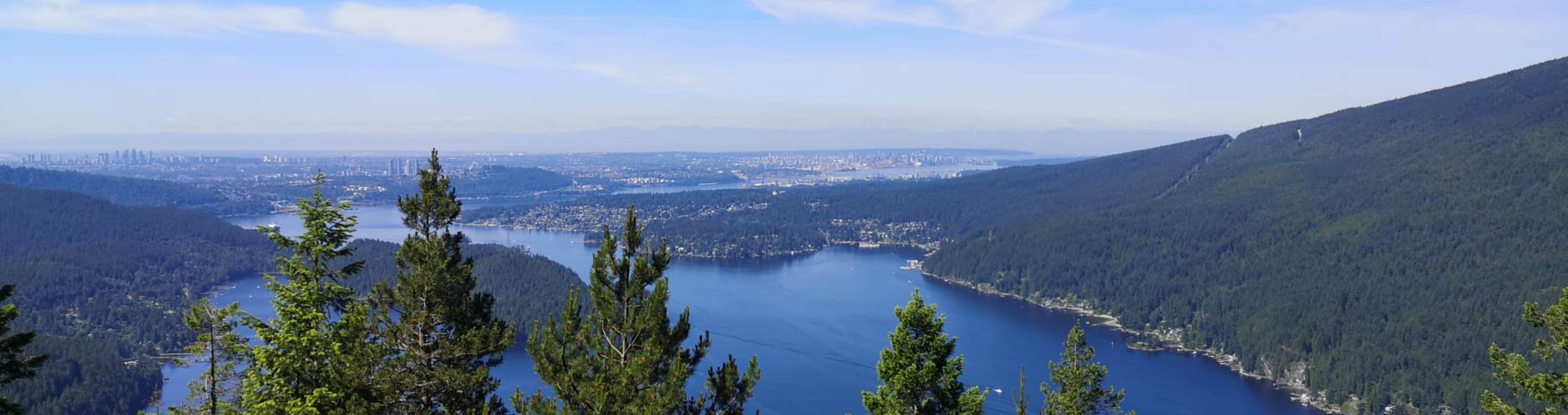 Der Blick vom Diez Vistas Trail auf das Umland von Vancouver.
