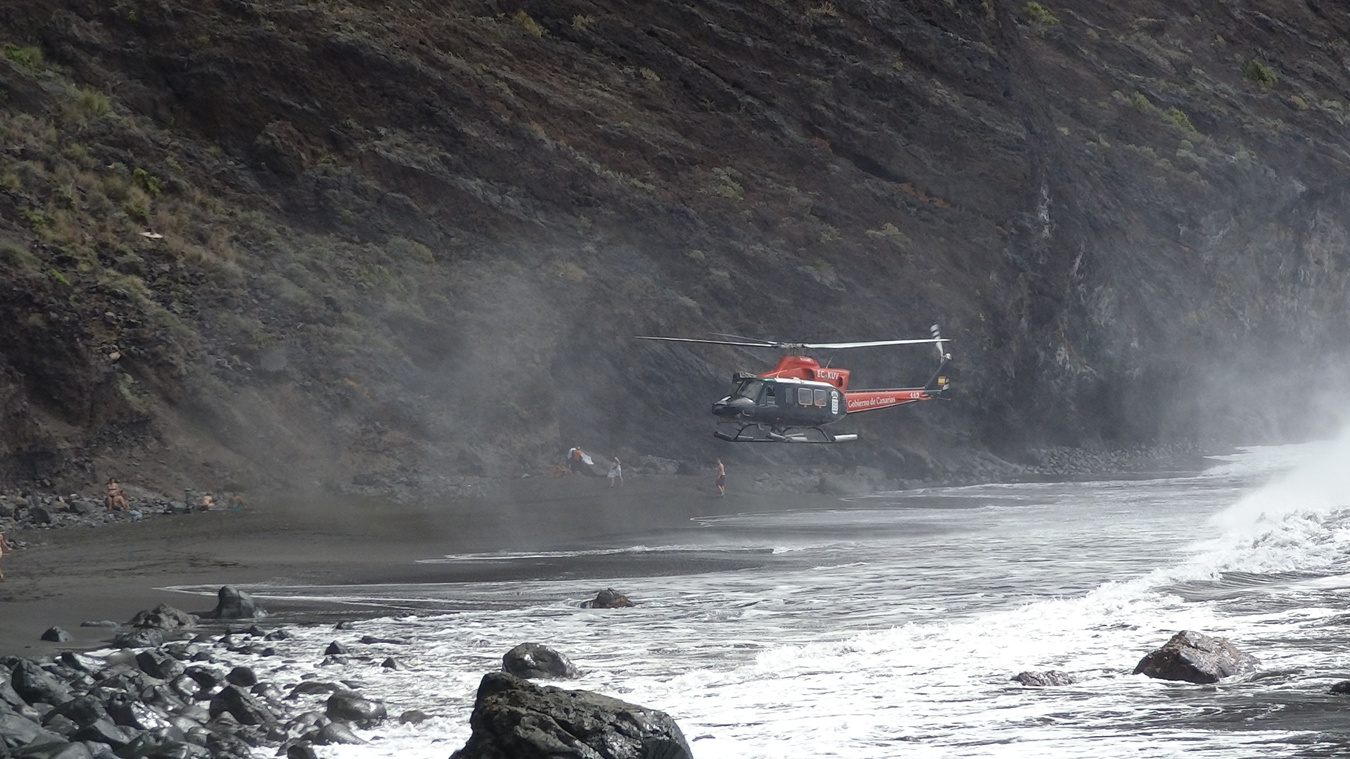 Ein Rettungseinsatz am Playa de Masca im Teno-Gebirge Teneriffas.