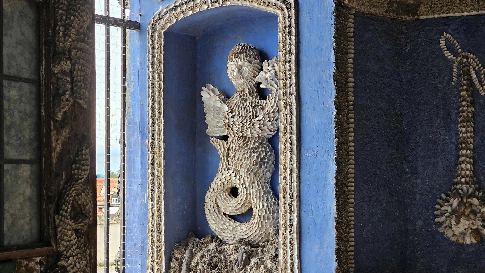 Eine Nymphe in der blauen Grotte von Schloss Neuburg.
