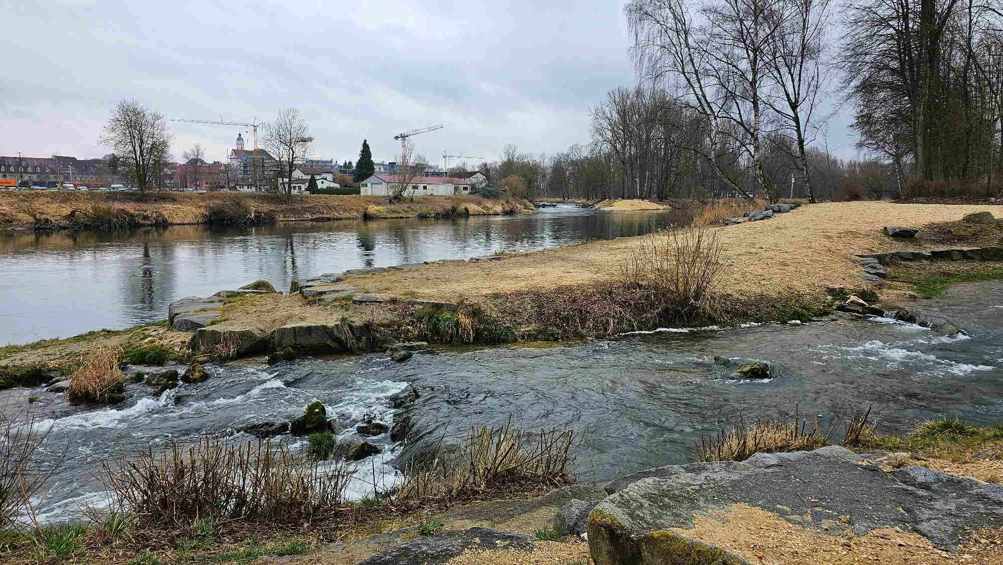 Die Mündungen von Nau und Günz bei Günzburg.