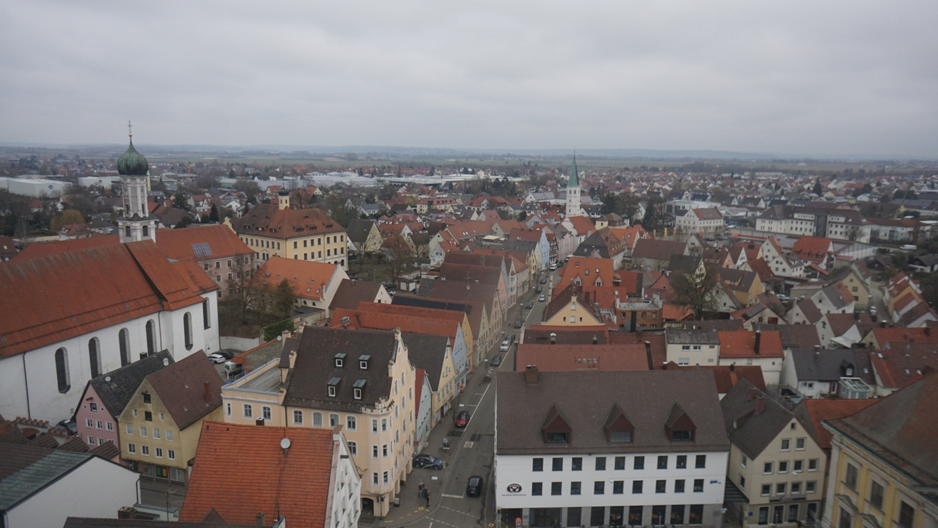 Der Blick vom Schimmelturm über Lauingen.