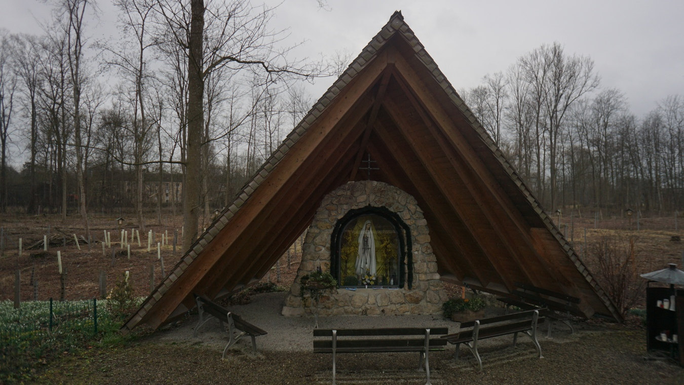 Die Auwaldgrotte bei Günzburg.