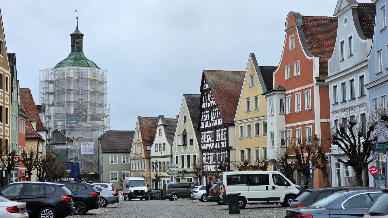 Die Altstadt von Günzburg mit dem Unteren Tor.